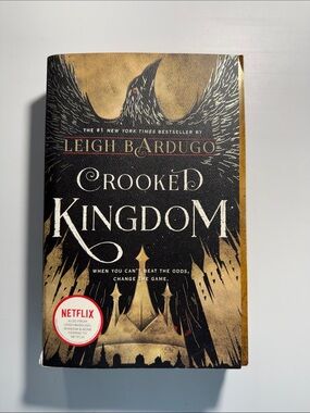 🌈2/$8  Crooked Kingdom #2 in the Six of Crows Series
